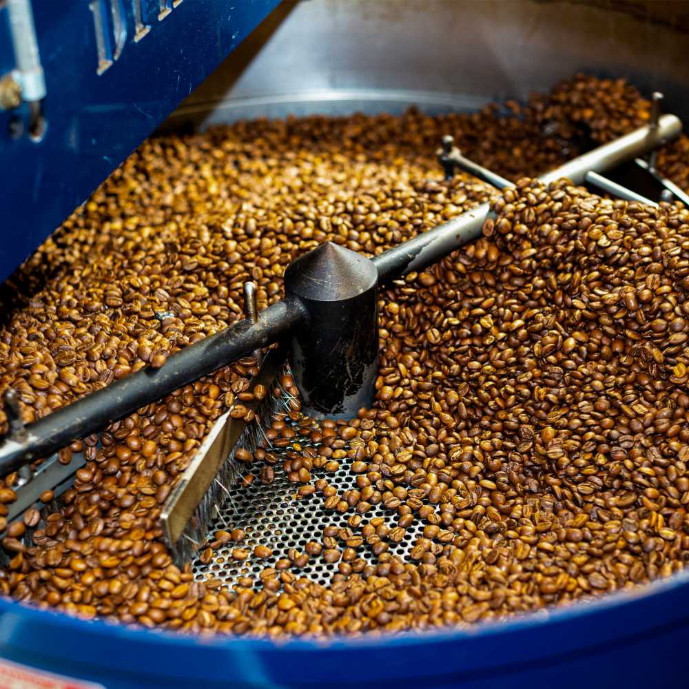 Proceso de tostado artesanal de granos de café de especialidad - Memento Coffee